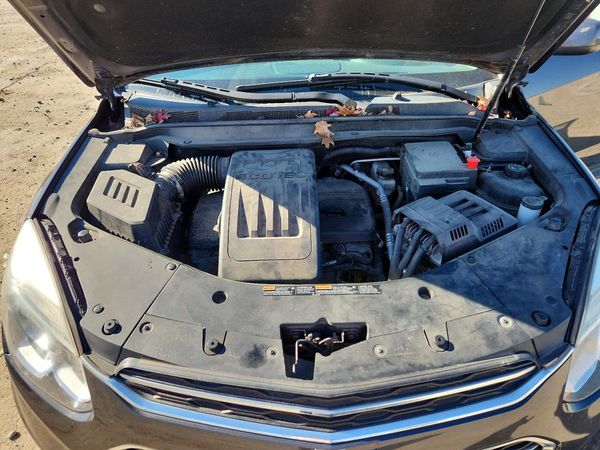2016 CHEVROLET EQUINOX LT — Engine bay