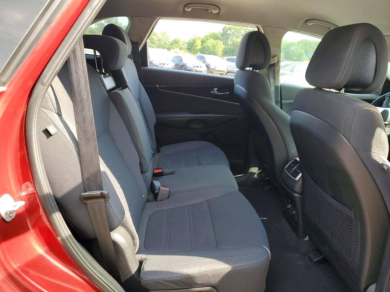 2017 KIA SORENTO L, LX