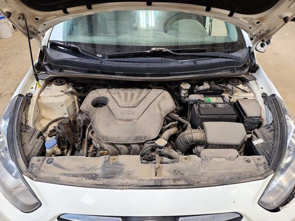 2012 HYUNDAI ACCENT GL (Middle-low grade) — Engine bay