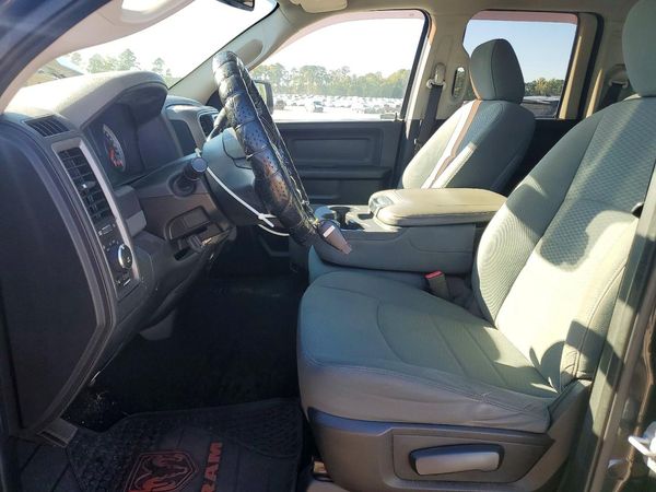 2014 RAM 1500 ST — DENT