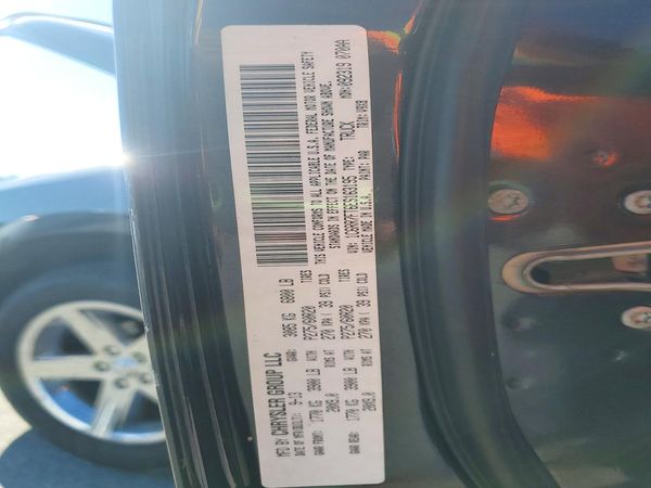 2014 RAM 1500 ST — VINS