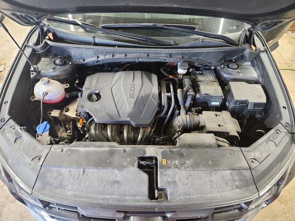 2025 HYUNDAI TUCSON SEL — Engine bay