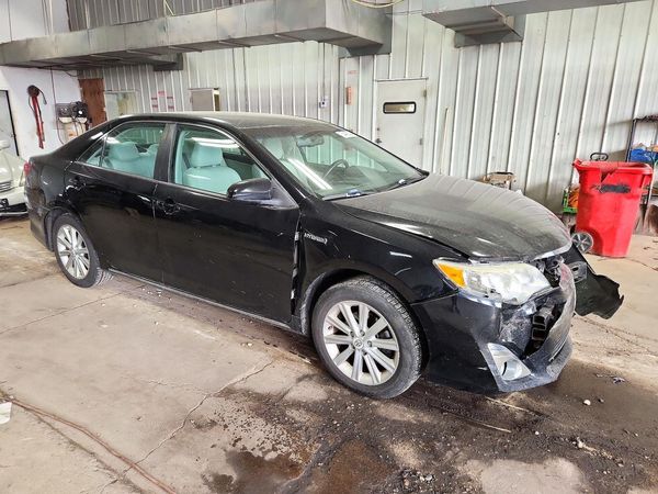 2012 TOYOTA CAMRY SOLA Hybrid — Passenger 3/4