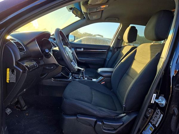 2015 KIA SORENTO GL — DENT