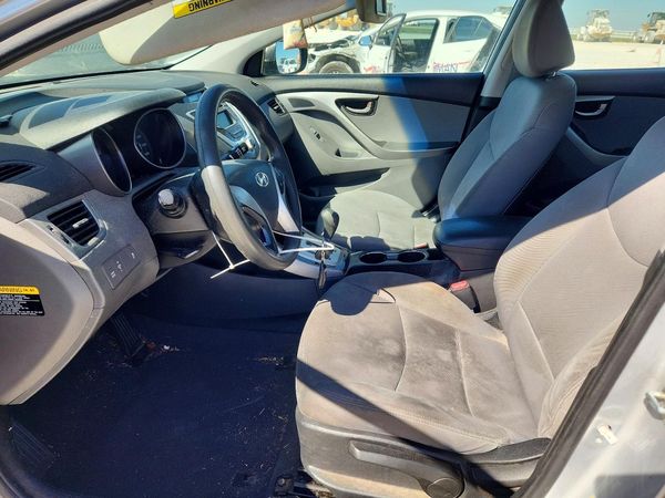 2012 HYUNDAI ELANTRA GLS(Middle grade) — DENT