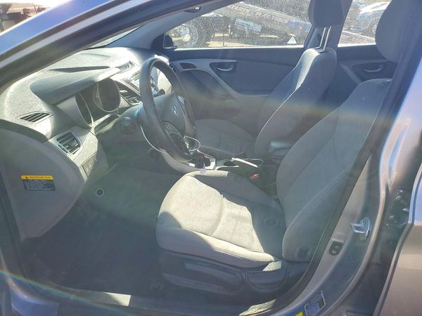 2015 HYUNDAI ELANTRA GLS(Middle) — DENT