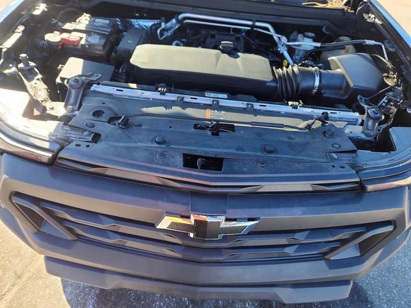 2024 CHEVROLET COLORADO Work Truck — Engine bay