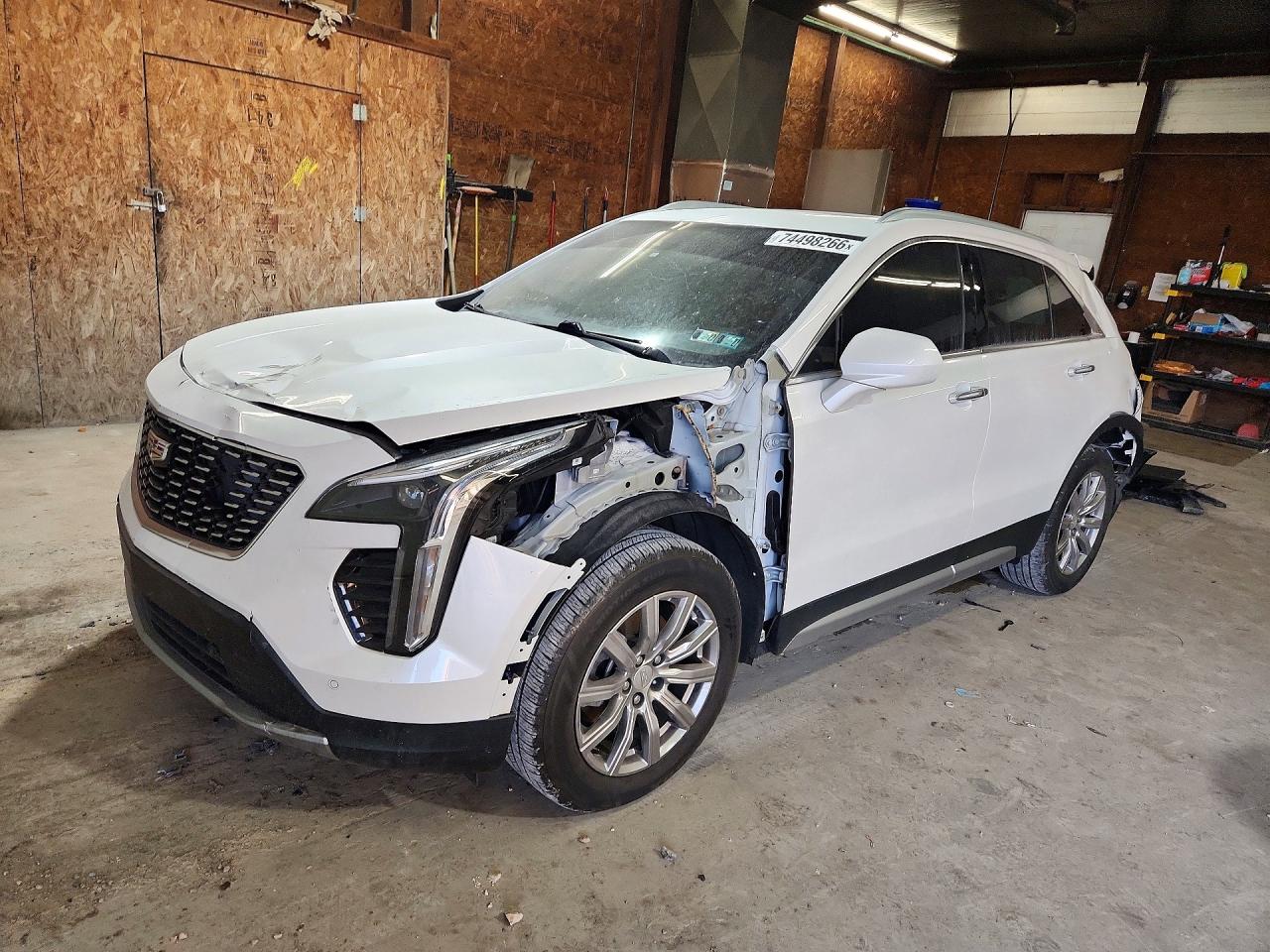2020 CADILLAC XT4 — Front 3/4