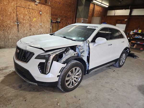 2020 CADILLAC XT4 — Front 3/4