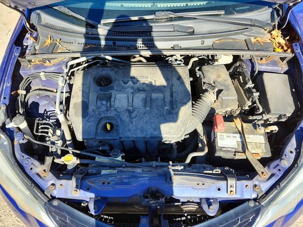 2014 TOYOTA COROLLA L/LE — Engine bay