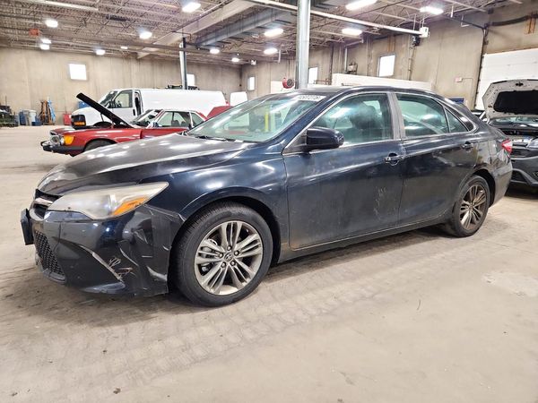2015 TOYOTA CAMRY — Front 3/4