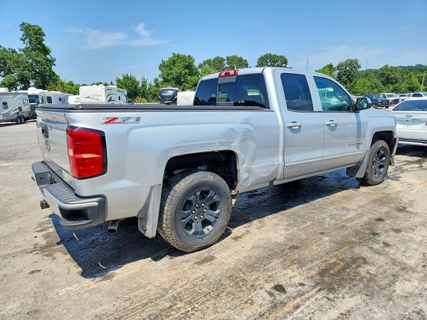 2017 CHEVROLET SILVERADO LT