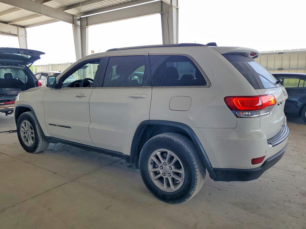 2019 JEEP LAREDO 4X2