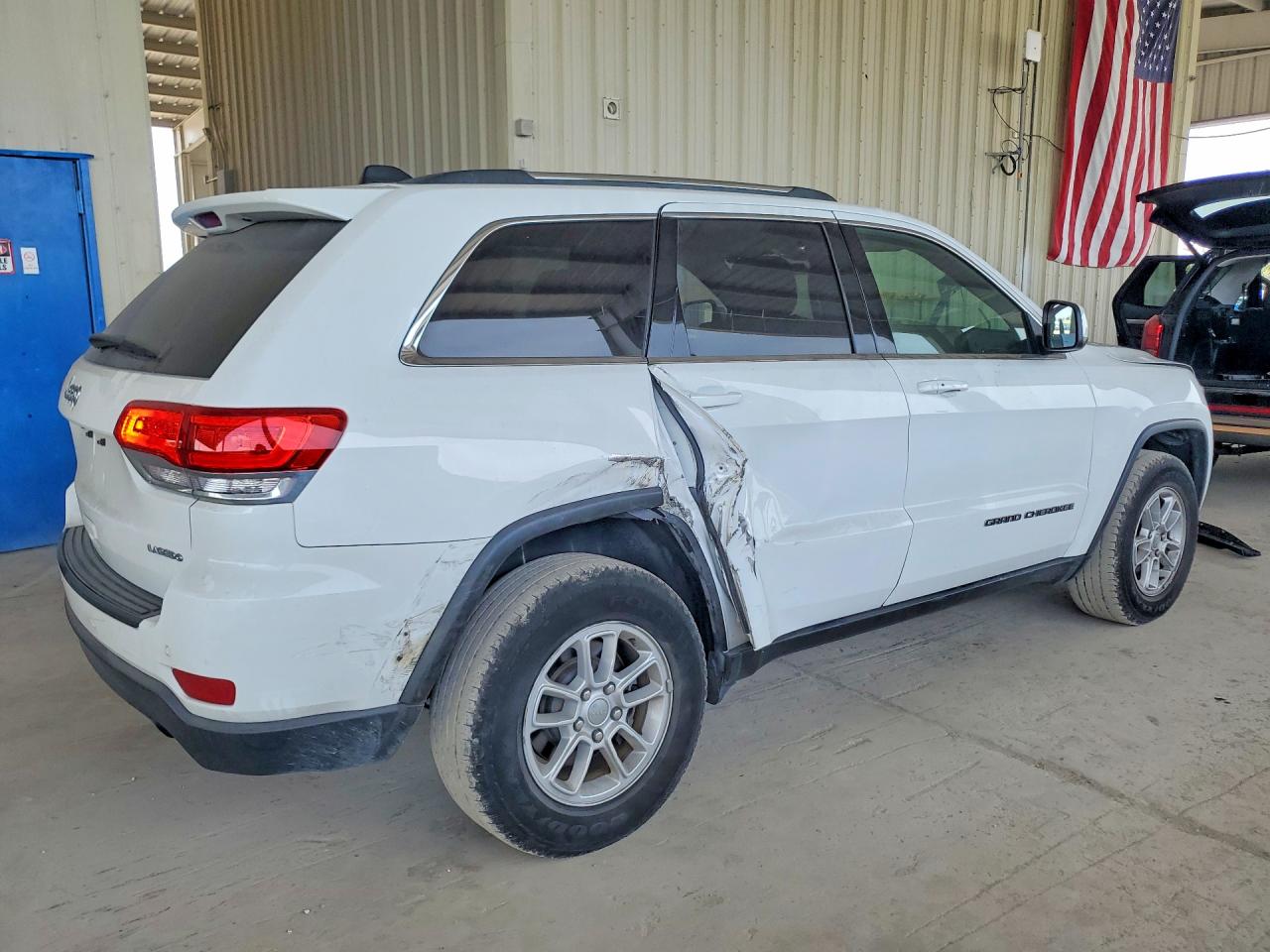 2019 JEEP LAREDO 4X2