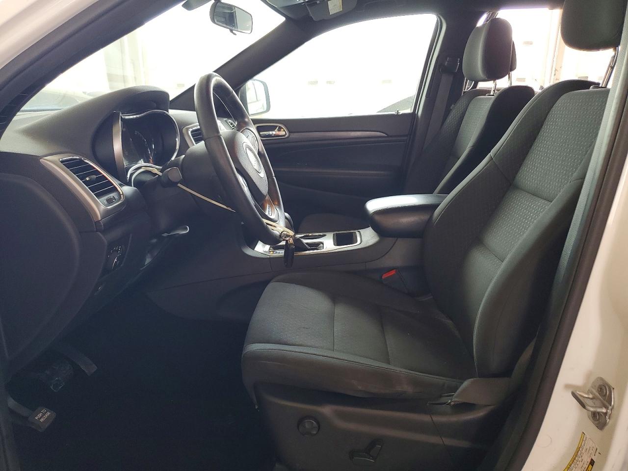 2019 JEEP LAREDO 4X2