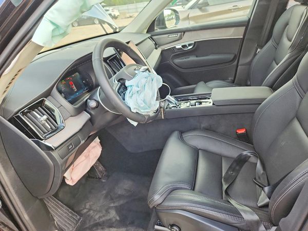 2026 VOLVO XC90 Ultra Bright