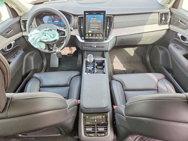 2026 VOLVO XC90 Ultra Bright