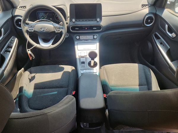 2023 HYUNDAI KONA SE