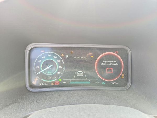 2023 HYUNDAI KONA SE