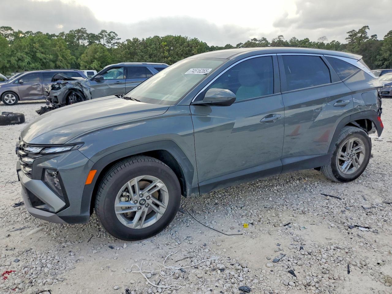 2025 HYUNDAI TUCSON SE