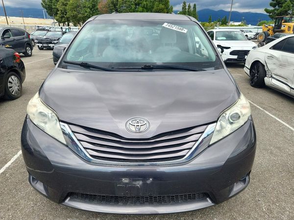 2017 TOYOTA SIENNA LE Mobility/LE — DIRF