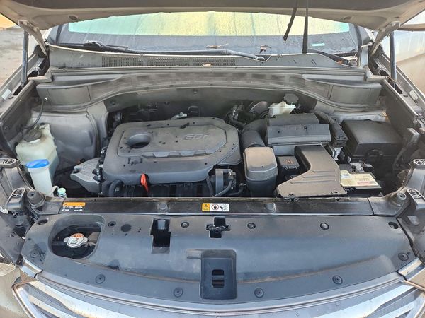 2017 HYUNDAI SANTA FE Base — Engine bay