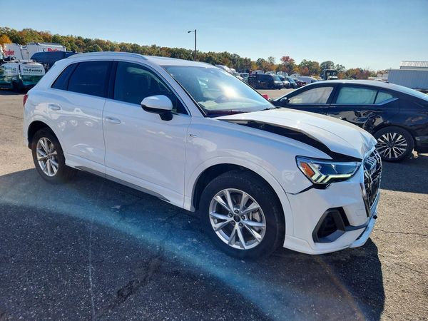 2025 AUDI Q3 S Line quattro Premium — Passenger 3/4