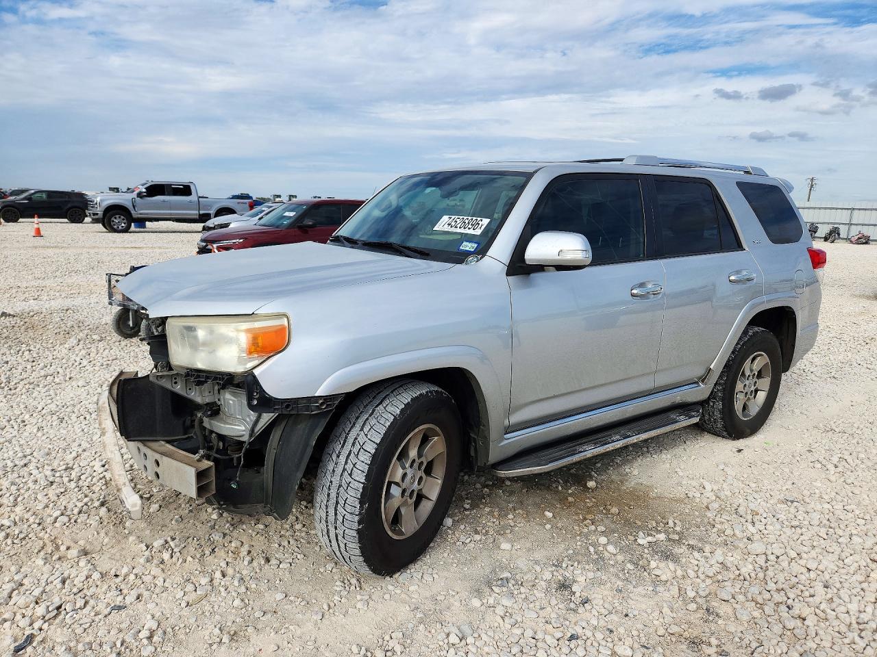 2012 TOYOTA 4RUNNER — Front 3/4