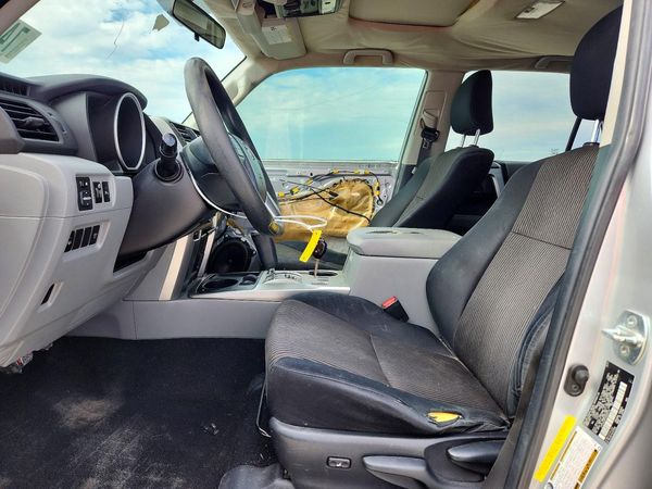 2012 TOYOTA 4RUNNER — DENT
