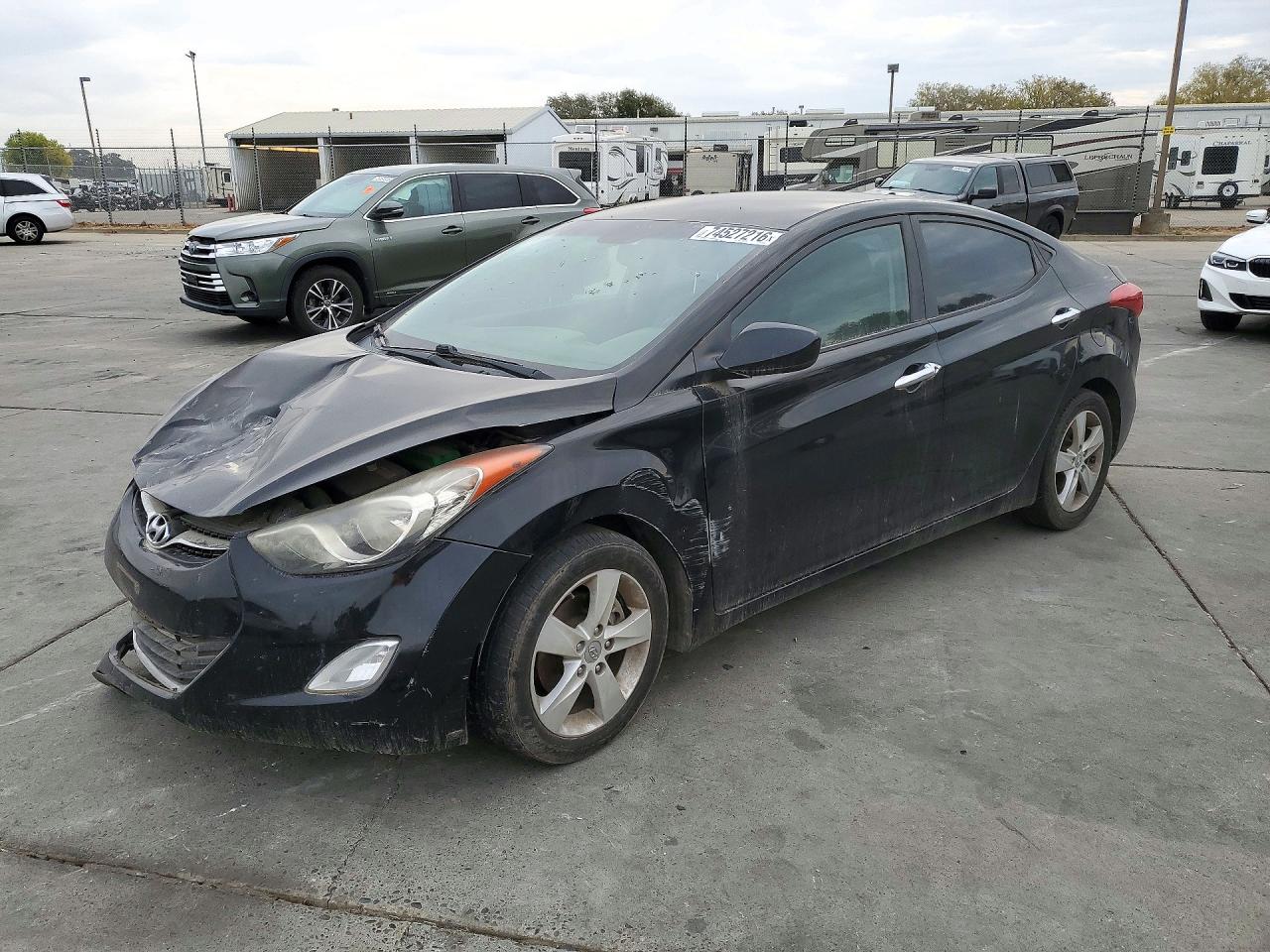 2012 HYUNDAI ELANTRA GLS(Middle grade) — Front 3/4