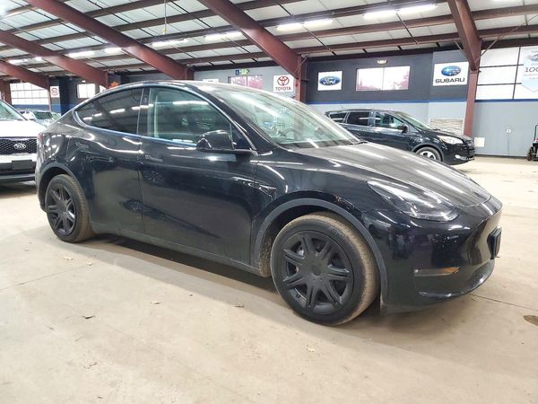 2024 TESLA MODEL  Y — Passenger 3/4