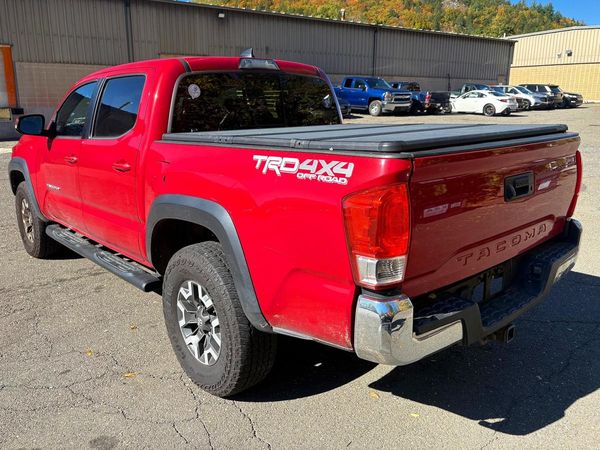 2017 TOYOTA TACOMA