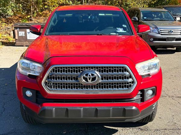 2017 TOYOTA TACOMA