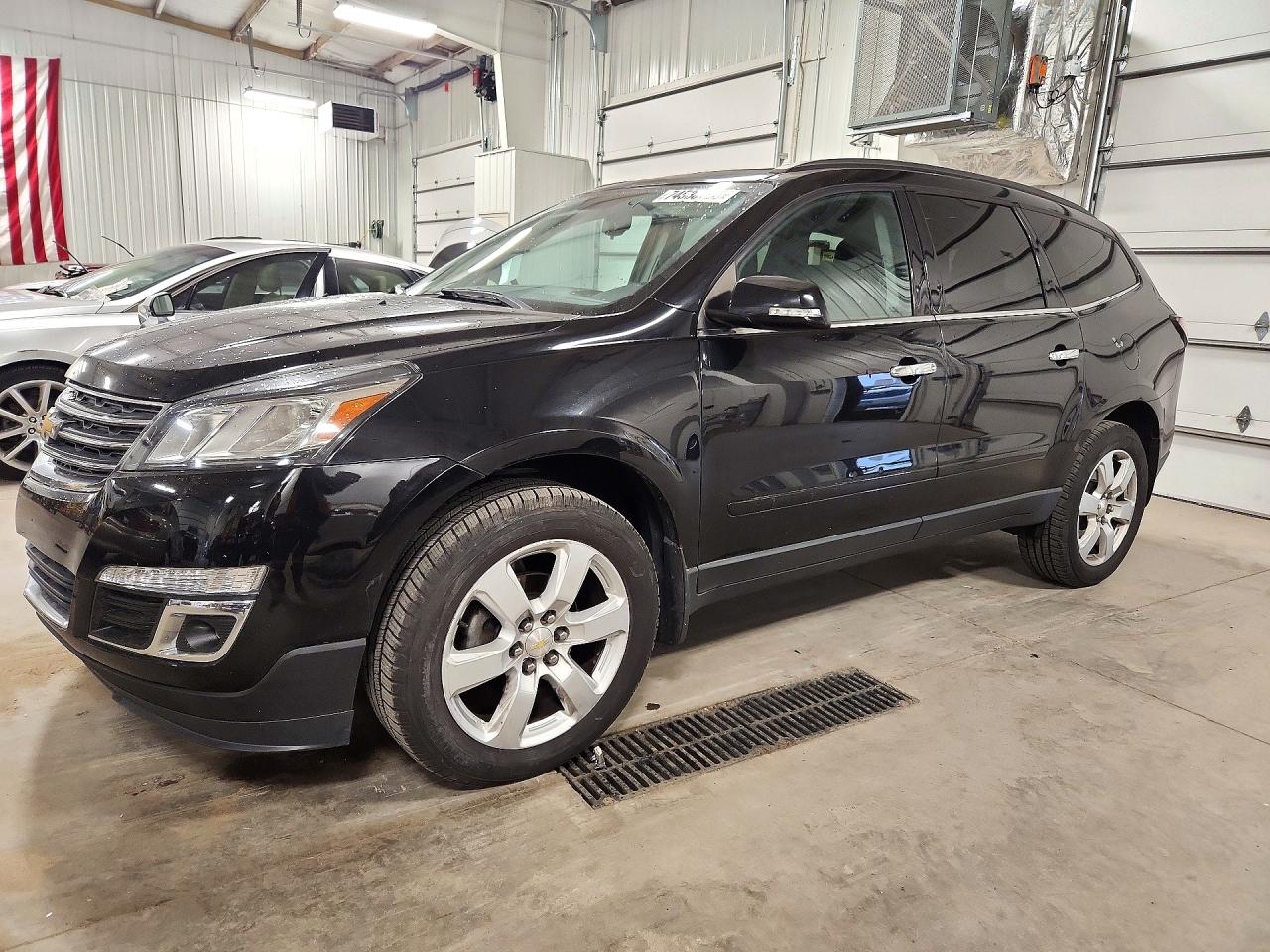 2017 CHEVROLET TRAVERSE 1LT — Front 3/4