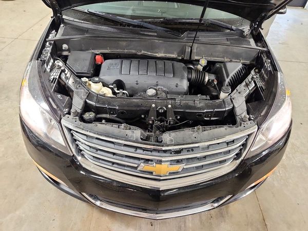 2017 CHEVROLET TRAVERSE 1LT — Engine bay
