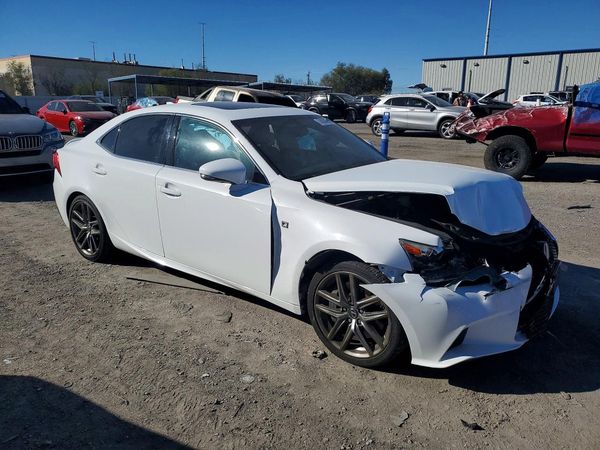2016 LEXUS IS 200t — Passenger 3/4