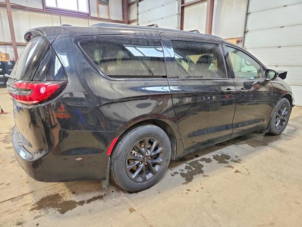 2022 CHRYSLER PACIFICA Touring