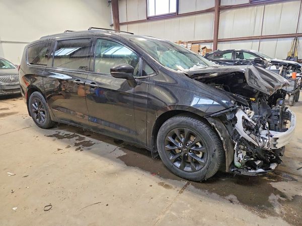 2022 CHRYSLER PACIFICA Touring