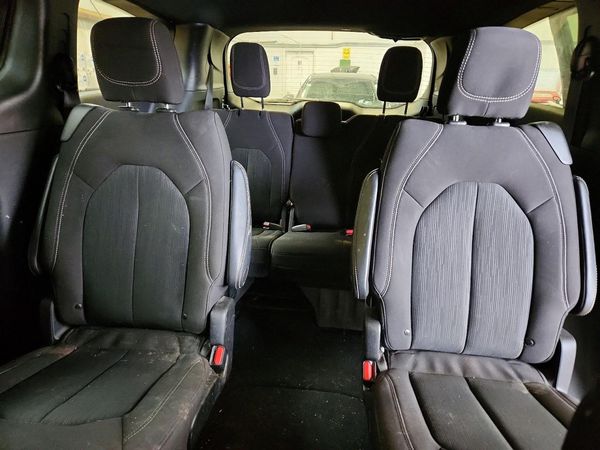 2022 CHRYSLER PACIFICA Touring