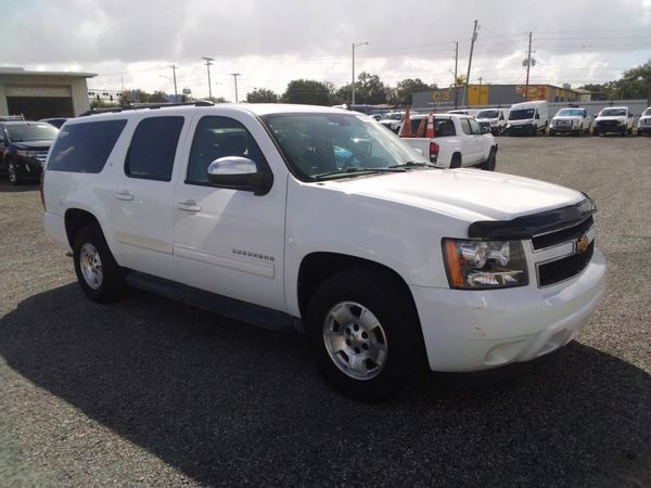 2012 CHEVROLET SUBURBAN — Passenger 3/4