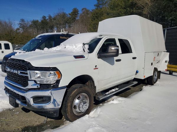 2024 RAM 3500 CREW CAB CHASSIS 4X4