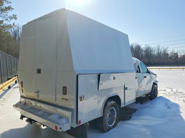 2024 RAM 3500 CREW CAB CHASSIS 4X4