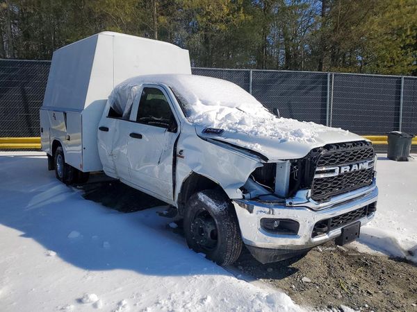 2024 RAM 3500 CREW CAB CHASSIS 4X4