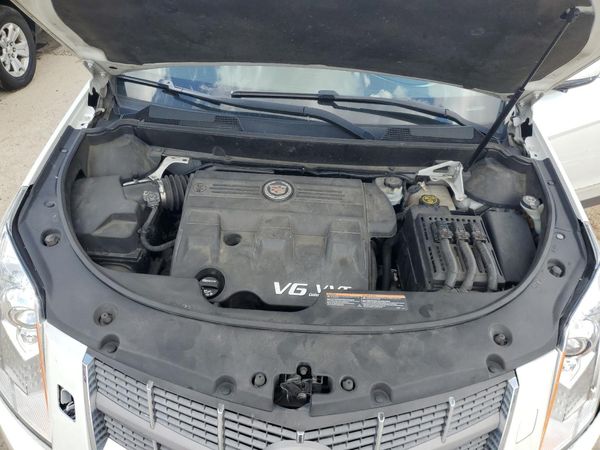 2012 CADILLAC SRX Performance — Engine bay