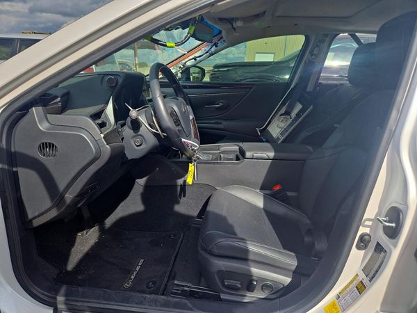2020 LEXUS ES 350 Premium — DENT