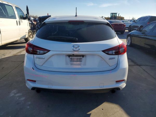 2018 MAZDA 3