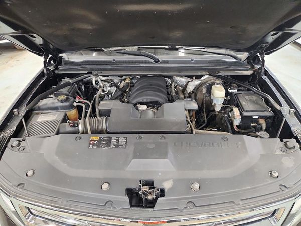 2016 CHEVROLET TAHOE LT — Engine bay