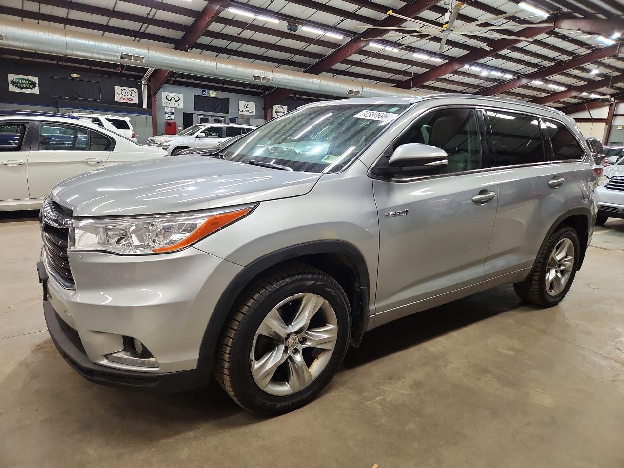 2015 TOYOTA HIGHLANDER Base/Hybrid — Front 3/4