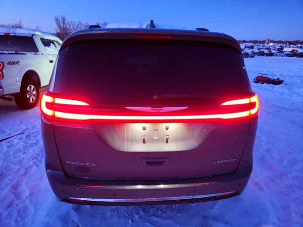 2022 CHRYSLER PACIFICA Limited