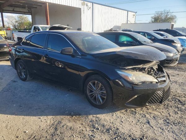 2017 TOYOTA CAMRY LE/SE/XLE/XSE — Passenger 3/4